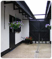Pages Farm Cattery Courtyard